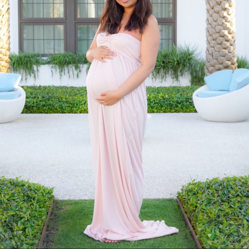 ❤️Host pick❤️ Blush colored maternity shoot maxi